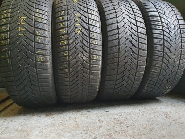 Шины бу 235 55 R18 Зима Semperit