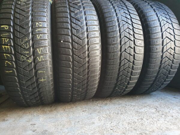 Шини бу 215 55 R17 Зима Pirelli