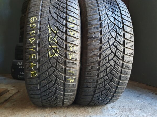 Шини бу 215 55 R17 Зима Goodyear