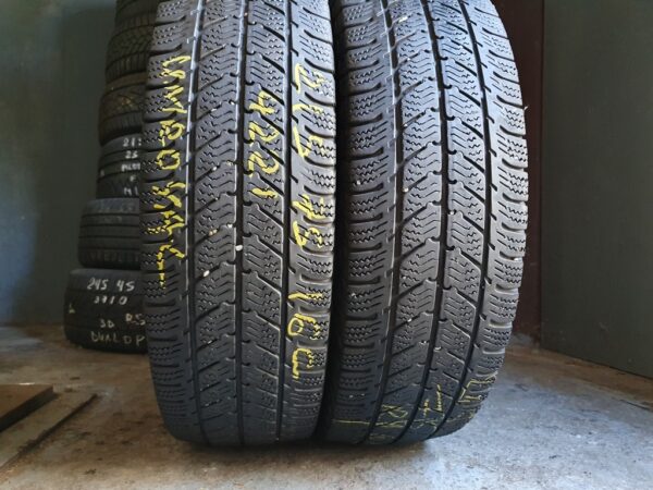 Шини бу 215 75 R16C Зима Uniroyal