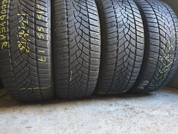 Шини бу 215 55 R17 Зима Goodyear