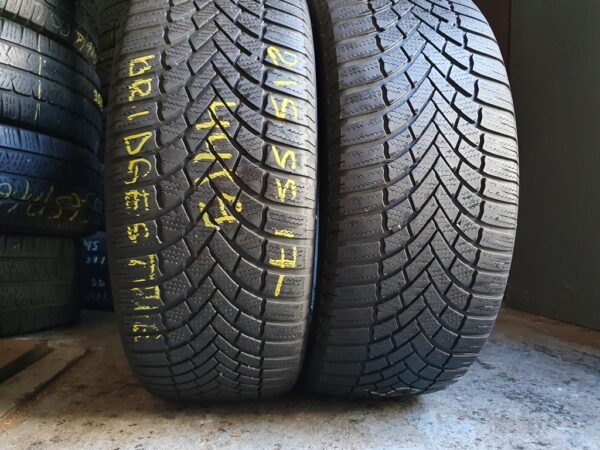 Шини бу 215 55 R17 Зима Bridgestone