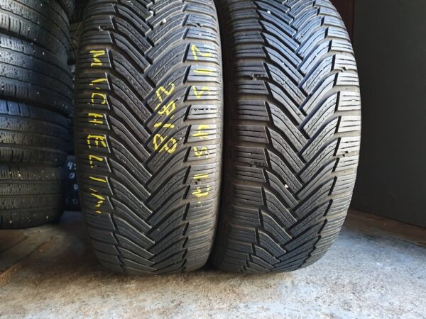 Шини бу 215 45 R17 Зима Michelin