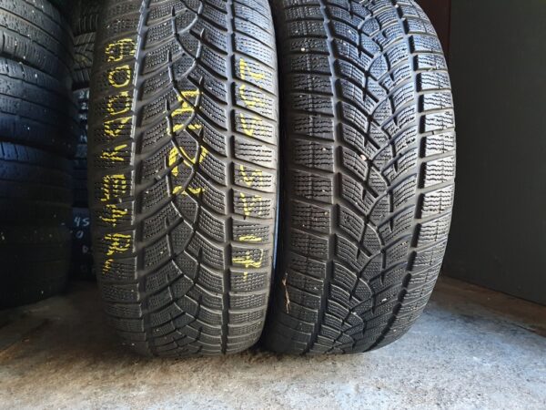 Шини бу 235 55 R17 Зима Goodyear