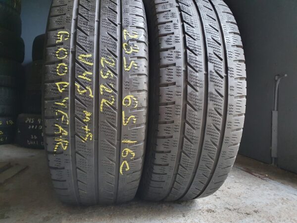 Шини бу 235 65 R16C Зима Goodyear