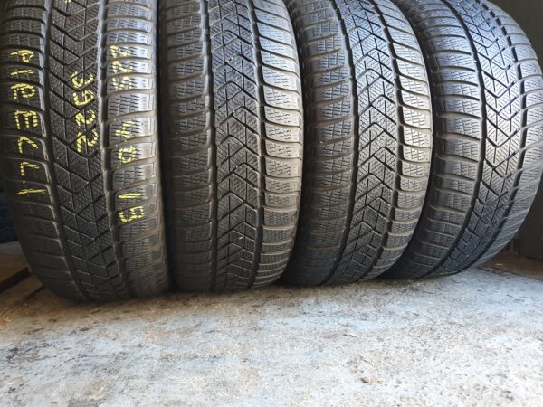 Шини бу 225 40 R19 Зима Pirelli