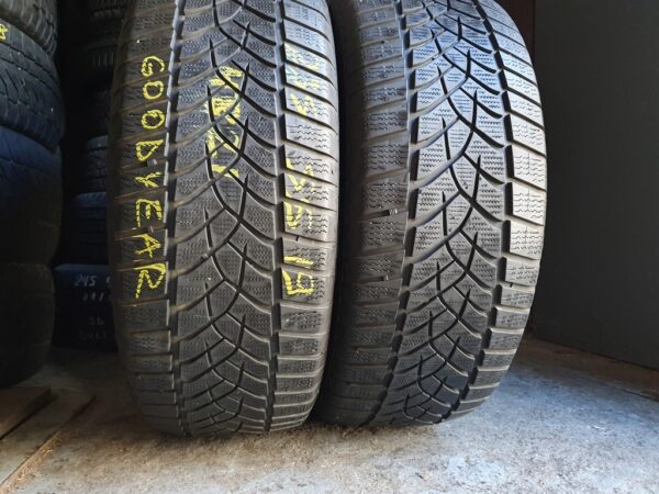 Шини бу 235 55 R19 Зима Goodyear