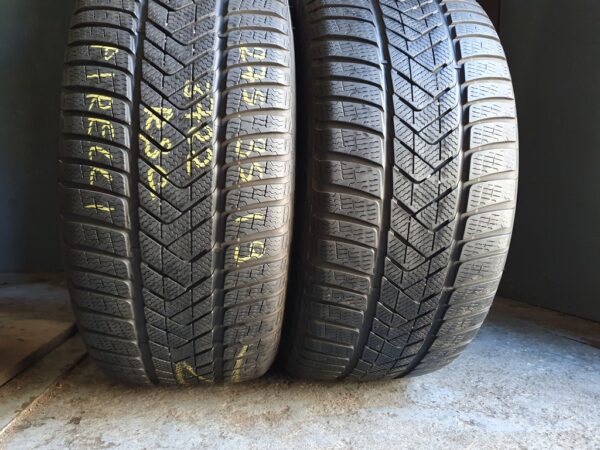 Шини бу 275 35 R19 Зима Pirelli