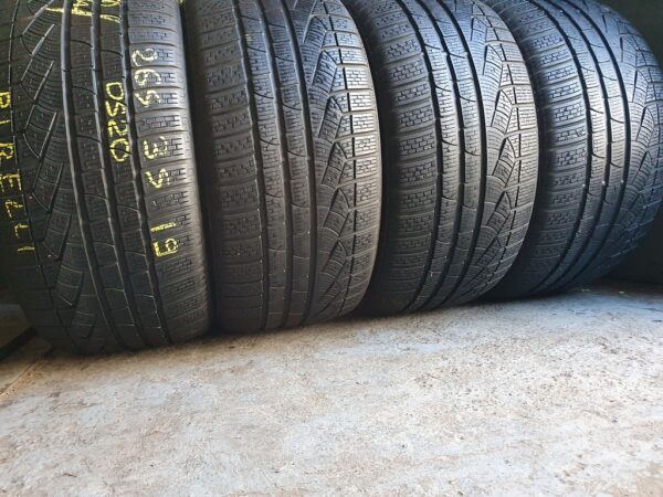 Шини бу 265 35 R19 Зима Pirelli