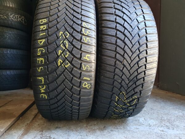 Шины бу 235 45 R18 Зима Bridgestone