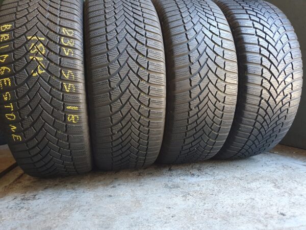 Шины бу 235 55 R18 Зима Bridgestone