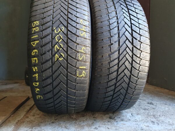 Шины бу 245 45 R19 Зима Bridgestone