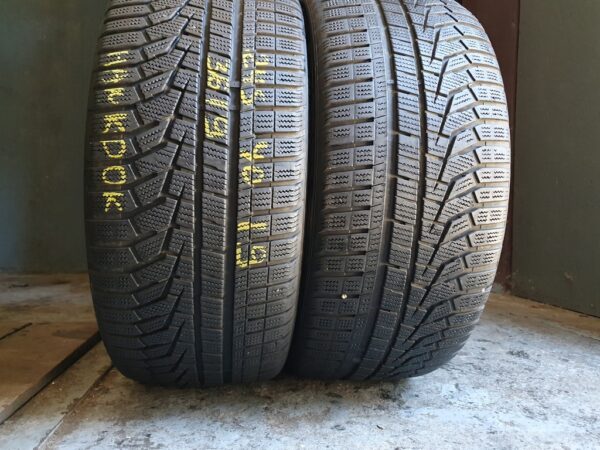Шини бу 245 40 R19 Зима Hankook