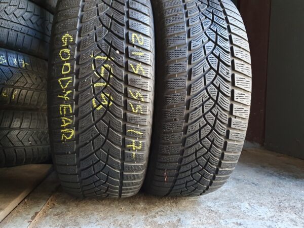Шини бу 215 55 R17 Зима Goodyear