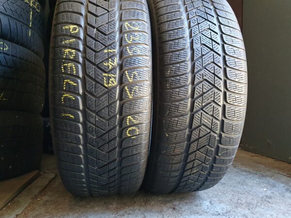 Шини бу 235 55 R20 Зима Pirelli