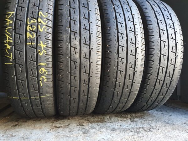 Шини бу 225 75 R16C Зима Davanti