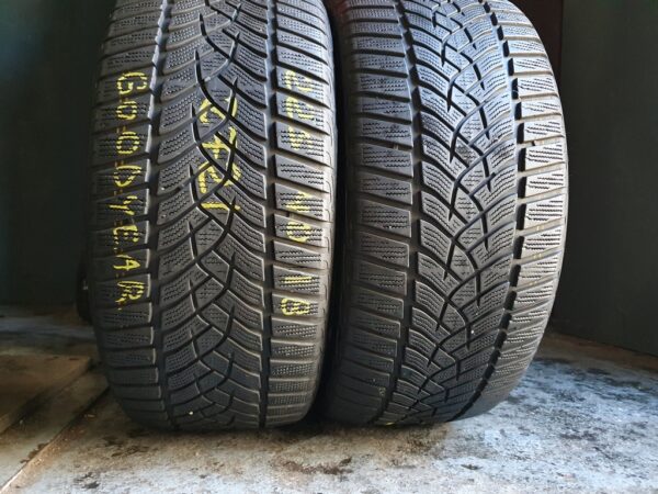 Шини бу 225 40 R18 Зима Goodyear