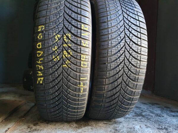 Шини бу 215 60 R17 M+S Goodyear