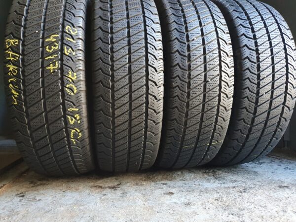 Шини бу 215 70 R15C Зима Barum