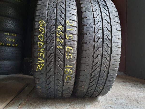 Шини бу 215 65 R16C Зима Goodyear