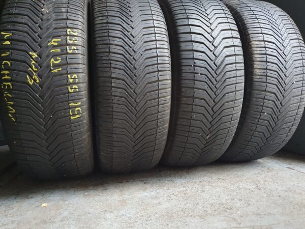 Шини бу 235 55 R19 M+S Michelin