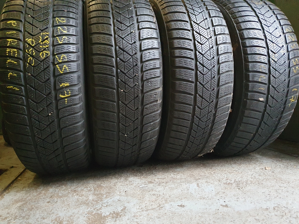 Шини бу 225 55 R17 Зима Pirelli Шини бу 225 55 R17 Зима Pirelli