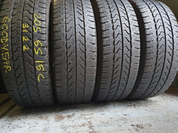 Шини бу 205 65 R16C Зима Goodyear