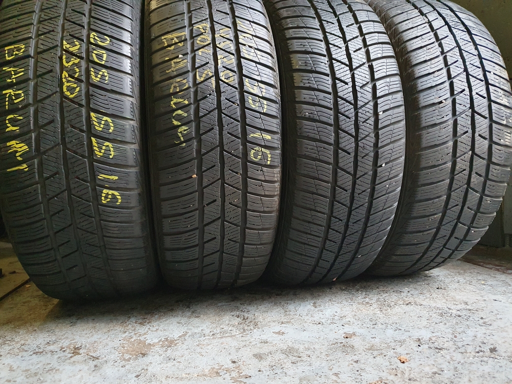 Шины бу 205 55 R16 Зима Barum Шины бу 205 55 R16 Зима Barum