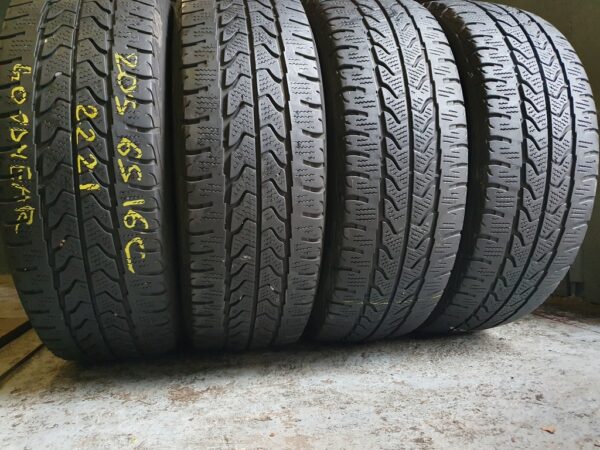 Шины бу 205 65 R16C Зима Goodyear