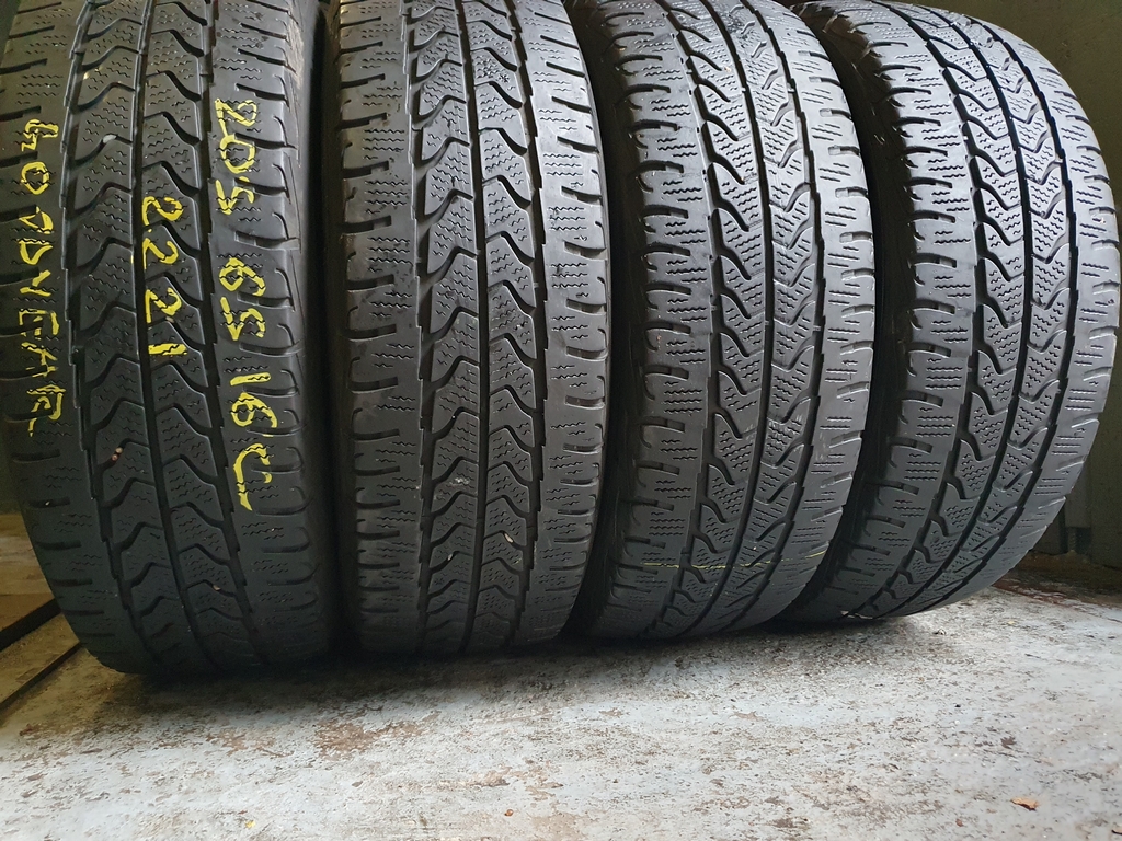 Шины бу 205 65 R16C Зима Goodyear Шины бу 205 65 R16C Зима Goodyear