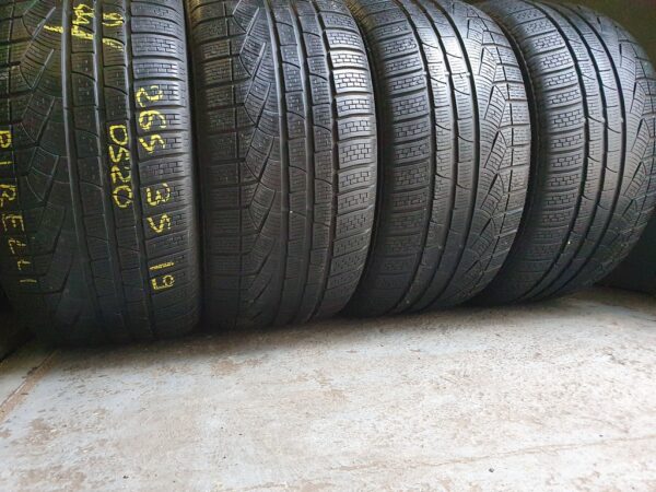 Шины бу 265 35 R19 Зима Pirelli