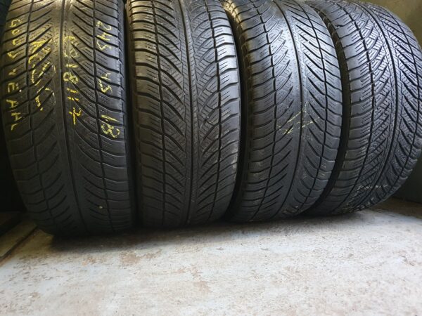 Шины бу 245 45 R18 Зима Goodyear