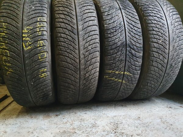 Шины бу 235 60 R18 Зима Michelin