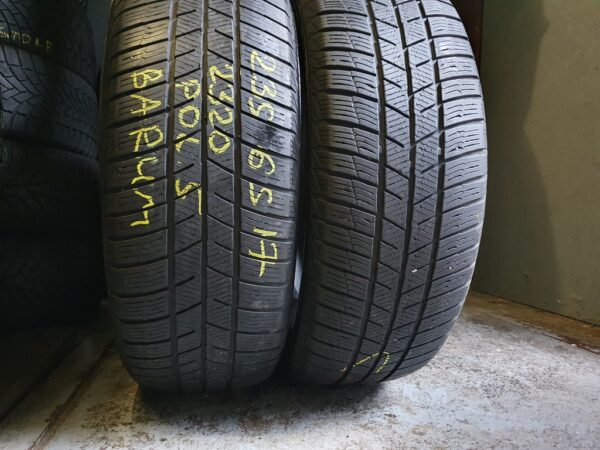 Шины бу 235 65 R17 Зима Barum