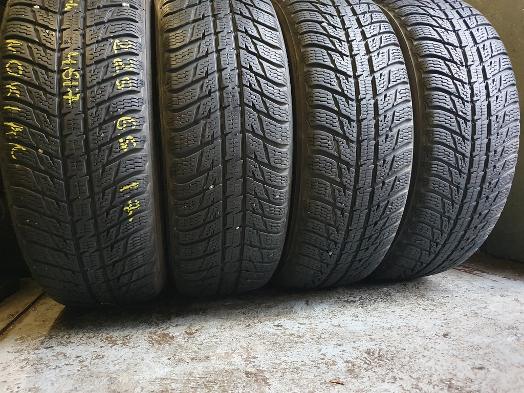 Шини бу 225 65 R17 Зима Nokian Шини бу 225 65 R17 Зима Nokian