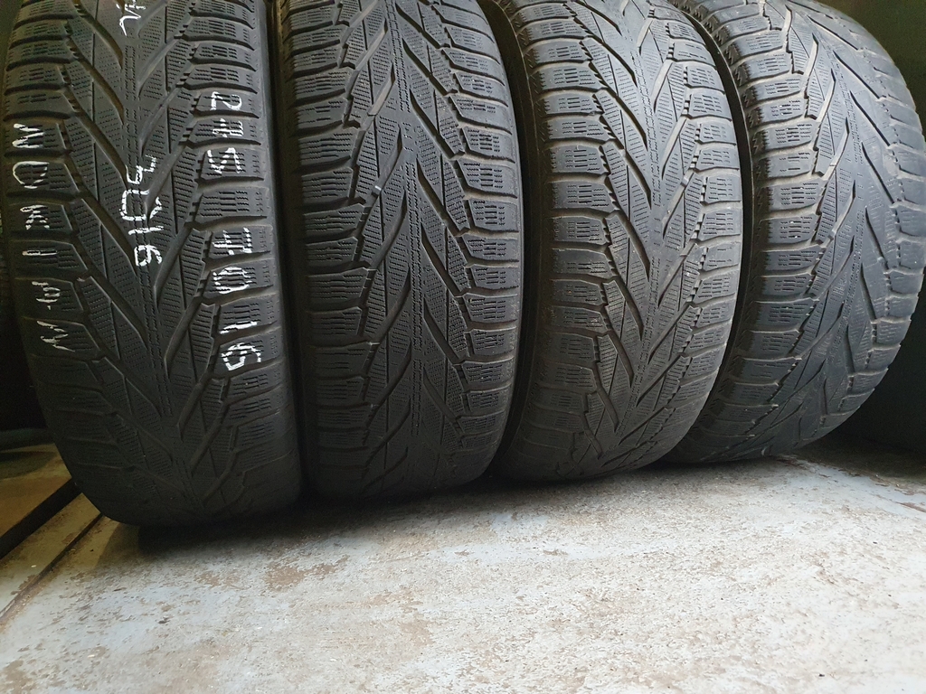 Шини бу 275 70 R16 Зима Nokian Шини бу 275 70 R16 Зима Nokian