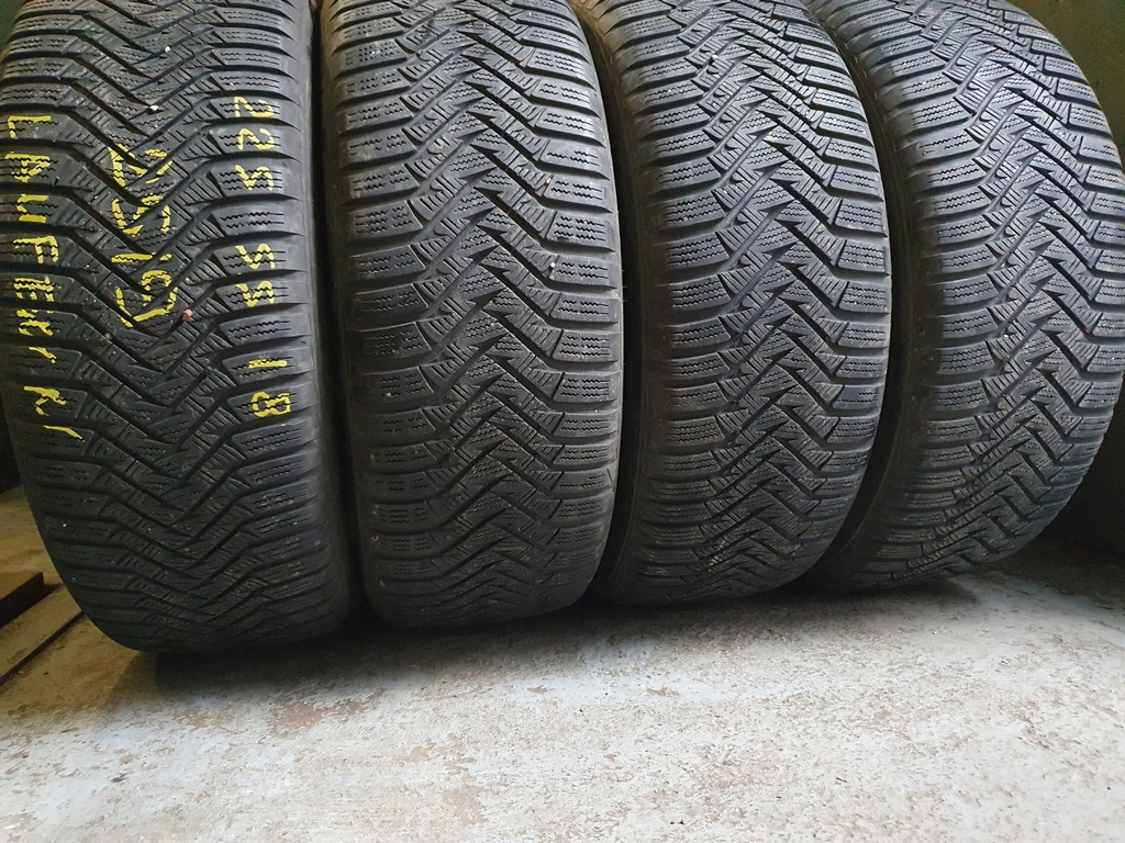 Шини бу 225 55 R18 Зима Laufenn Шини бу 225 55 R18 Зима Laufenn