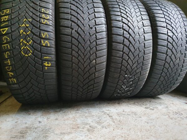 Шини бу 225 55 R17 Зима Bridgestone