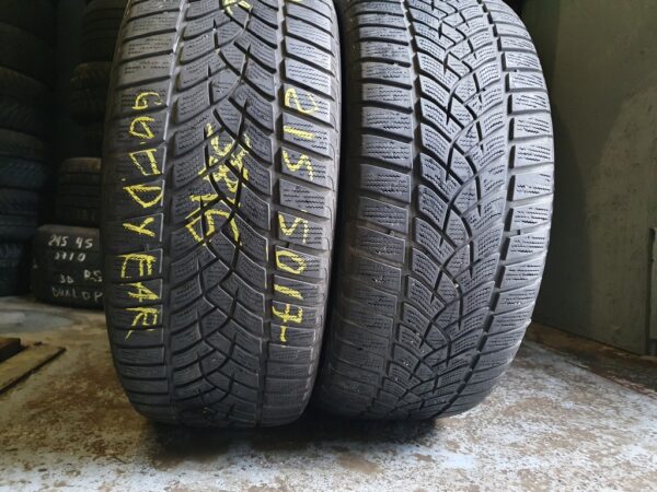 Шины бу 215 50 R17 Зима Goodyear