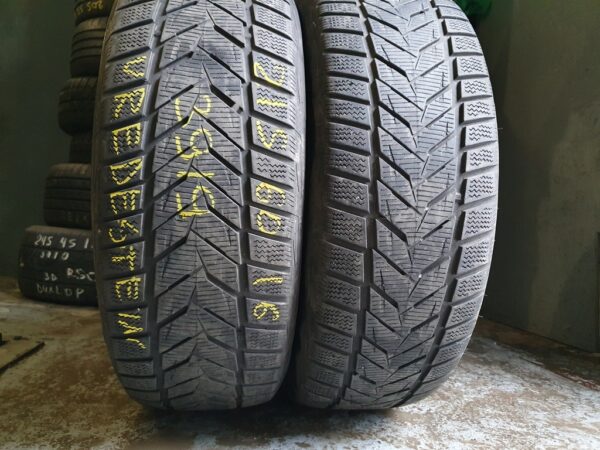Шини бу 215 60 R16 Зима Vredestein