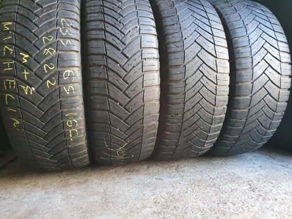Шини бу 235 65 R16C Літо Michelin