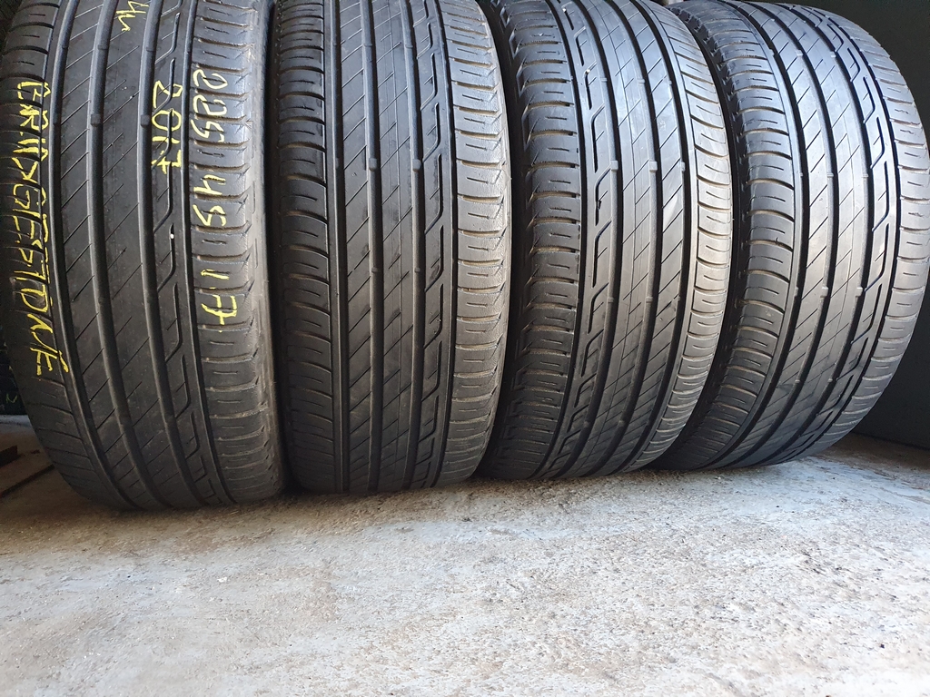 Шини бу 225 45 R17 Літо Bridgestone Шини бу 225 45 R17 Літо Bridgestone