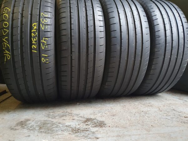 Шини бу 235 45 R18 Літо Goodyear