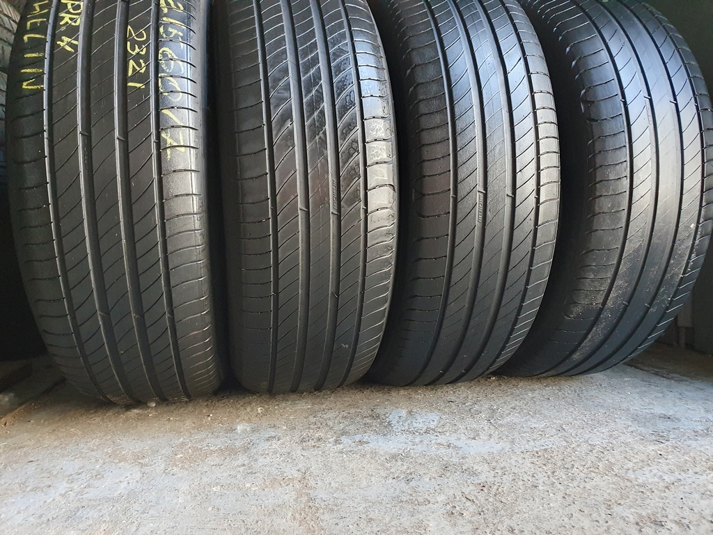 Шини бу 215 60 R17 Літо Michelin Шини бу 215 60 R17 Літо Michelin